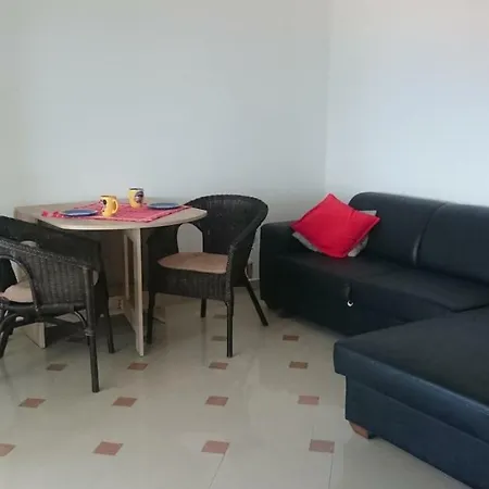 Ela - Sea View Apartment Primosten