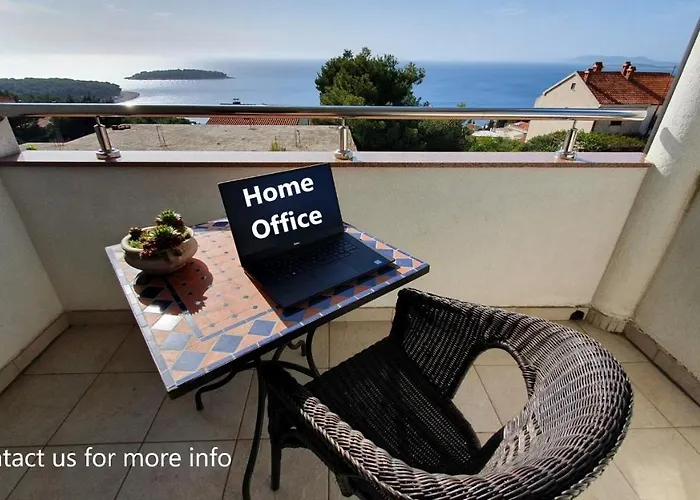 Ela - Sea View Apartman