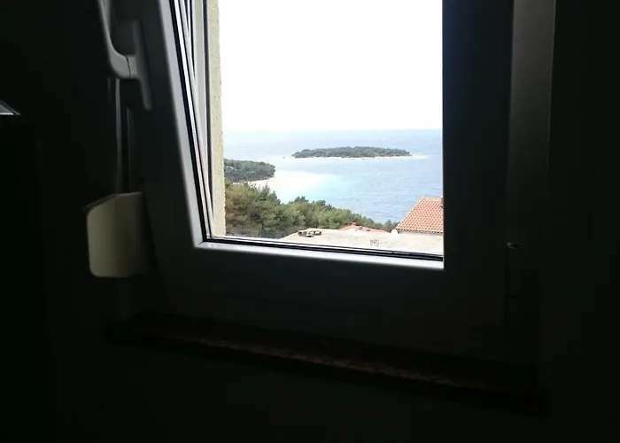 Ela - Sea View Apartmán *